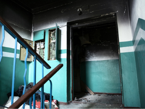 Дым в подъезде